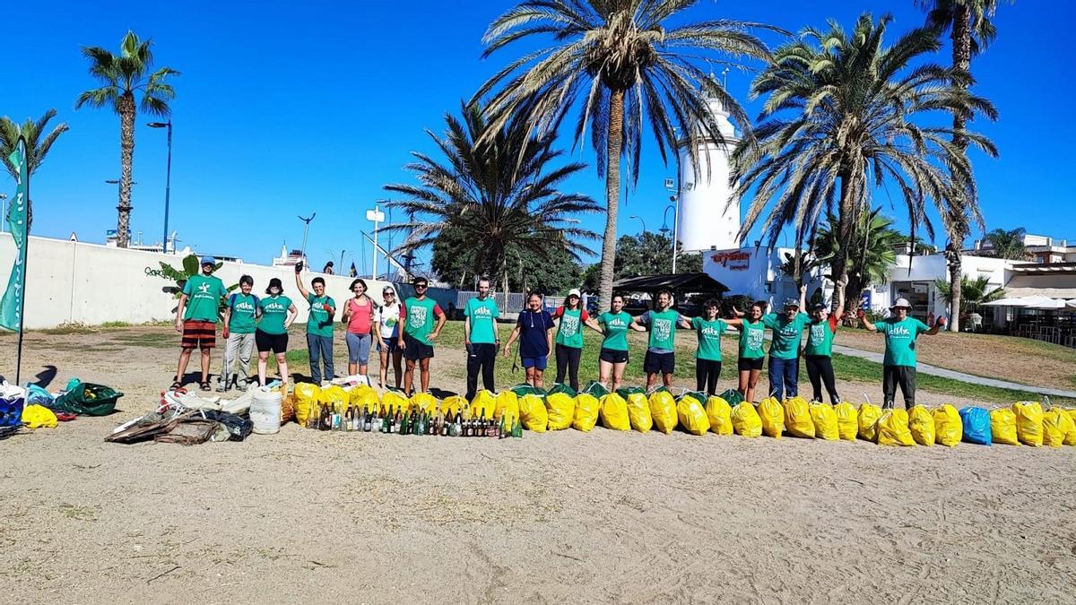 Todo lo recogido una jornada de limpieza en la playa de La Malagueta.