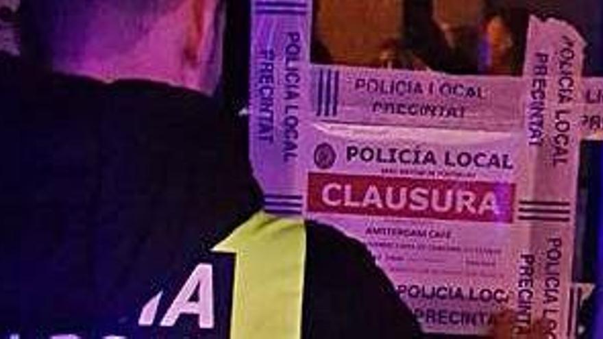 La Policía de Sant Antoni cierra un local del West por exceso de ruido