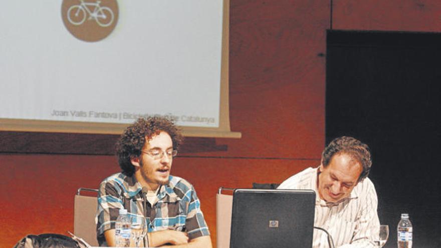 Joan Valls (izquierda) y Joan Rubio durante la conferencia en el Club Diario.