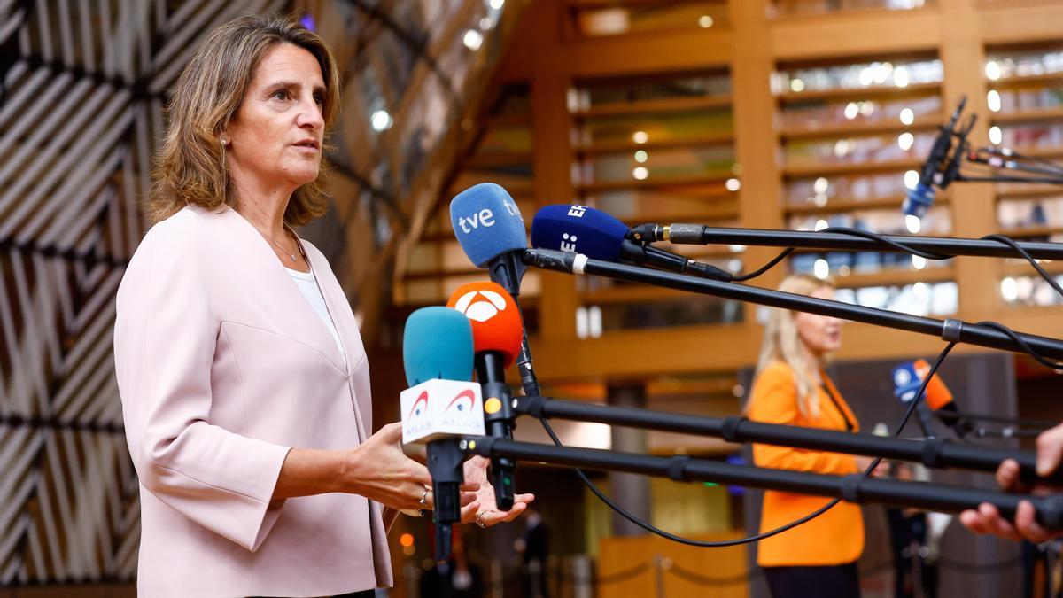 Extraordinary Transport, Telecommunications and Energy Council in Brussels Brussels (Belgium), 09/09/2022.- Spanish Ecological Transition and Demographic Challenge Minister Teresa Ribera speaks to the press at the start of an extraordinary Transport, Telecommunications and Energy Council at the European Council in Brussels, Belgium, 09 September 2022. (Bélgica, Bruselas) EFE/EPA/STEPHANIE LECOCQ  BRUSSELS [Municipio]