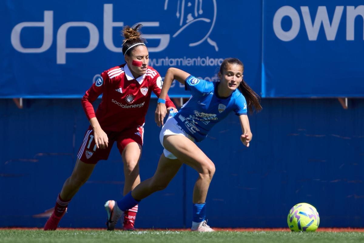 Un momento del ecuentro entre el Alhama ElPozo y el Sevilla.
