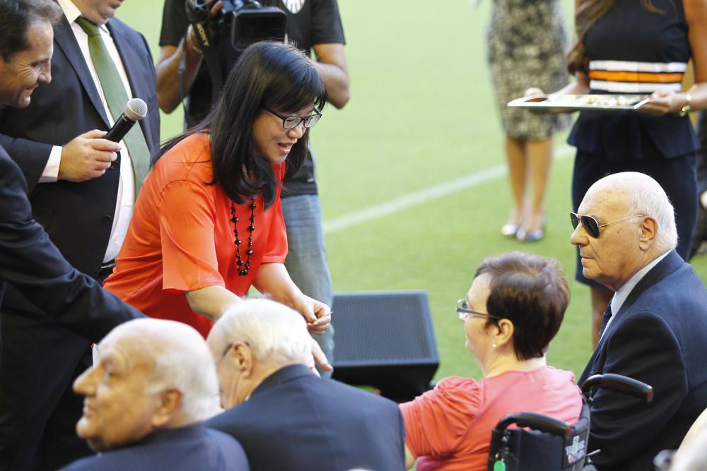 El Valencia rinde homenaje a sus socios más fieles