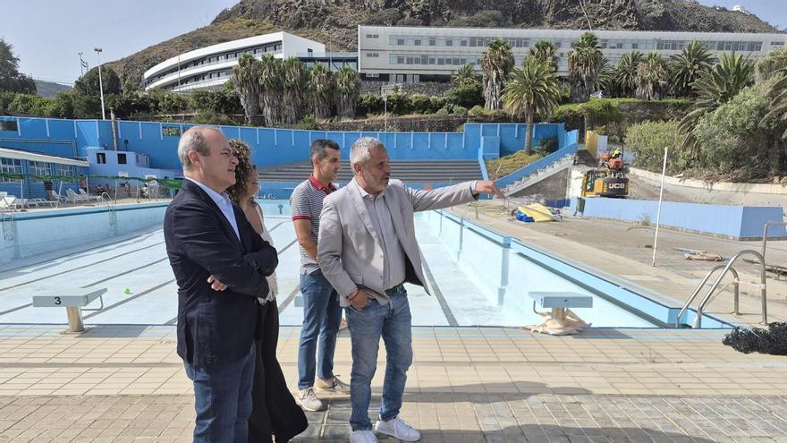 Arranca la demolición de las gradas de la piscina de Guía para construir el complejo deportivo