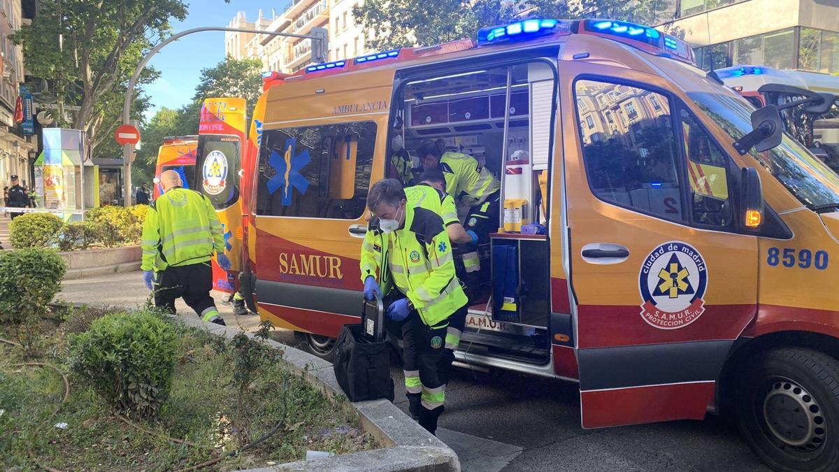 Herida grave una mujer de 74 años tras ser atropellada por un vehículo que invadía la acera en el distrito Salamanca