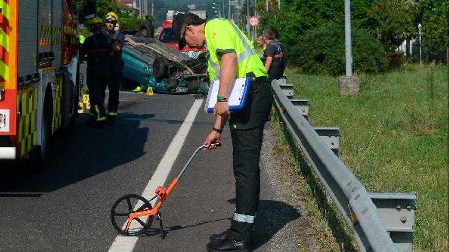 Detenido por homicidio un hombre por un accidente en el que murió una mujer en Barro