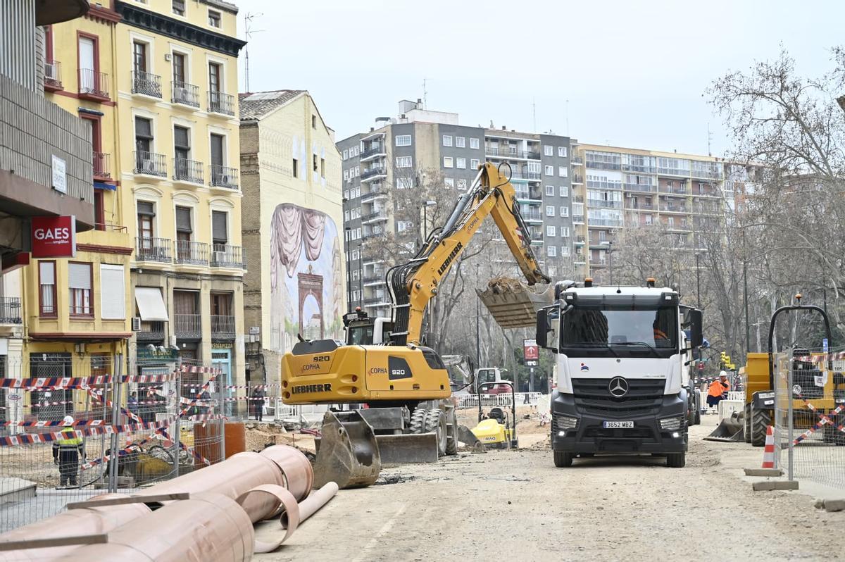 En imágenes | Una Cincomarzada atípica en Zaragoza: el Tío Jorge vacío y las máquinas trabajando en San Miguel y La Romareda