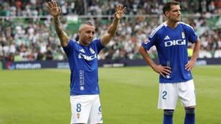 Premio corto para el Oviedo más guerrero: empate en Santander (1-1)