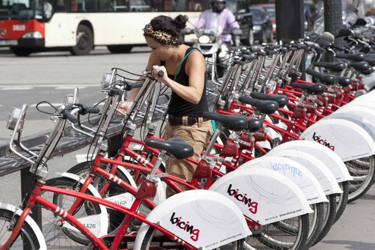 La parada de Bicing de la plaça de Catalunya. La parada de Bicing de la plaça de Catalunya.
