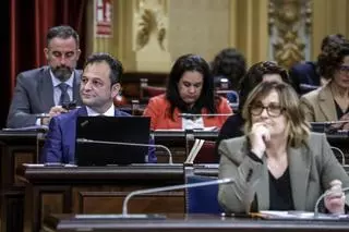 Córdoba asegura que entre Consell, Parlament y APB gana unos 5.200 euros netos al mes