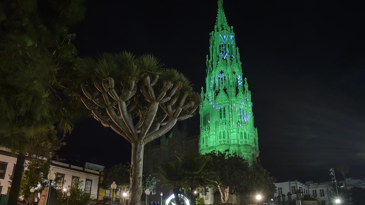 La luces navideñas iluminan los pueblos