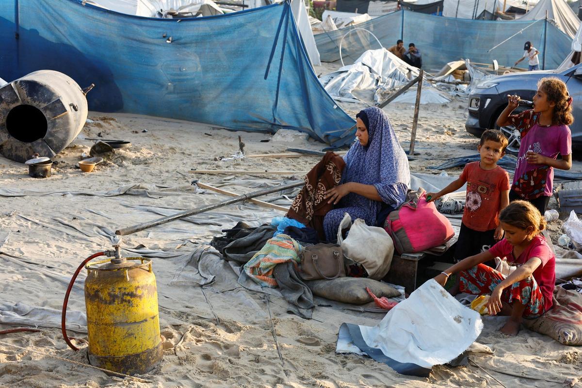 Decenas de muertos en un ataque israelí en una zona humanitaria cerca de Khan Younis