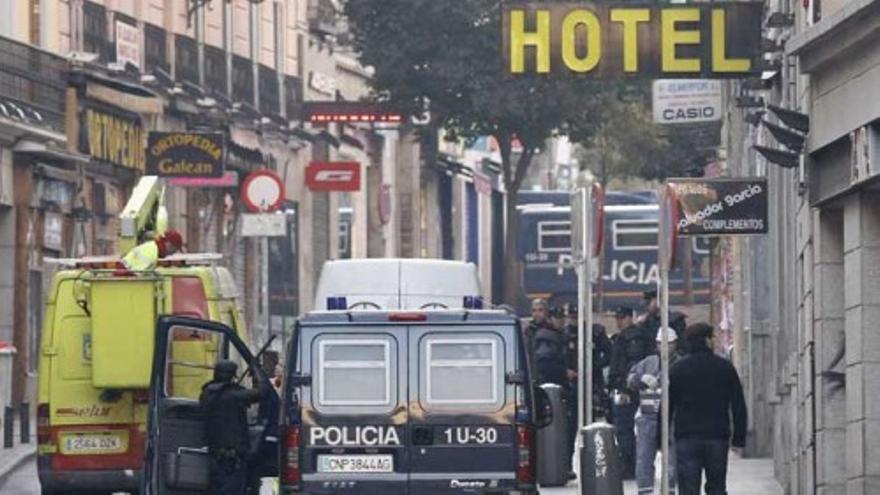 La Policía desaloja el Hotel Madrid y el Teatro Albéniz