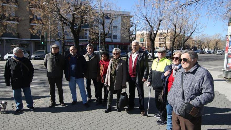 Quejas por la demora de la obra de la avenida de Trassierra