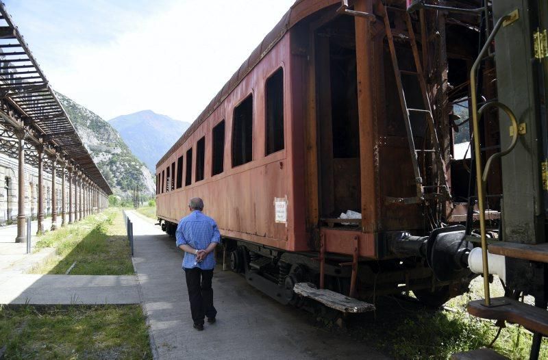 Reapertura de la línea ferroviaria internacional de Canfranc