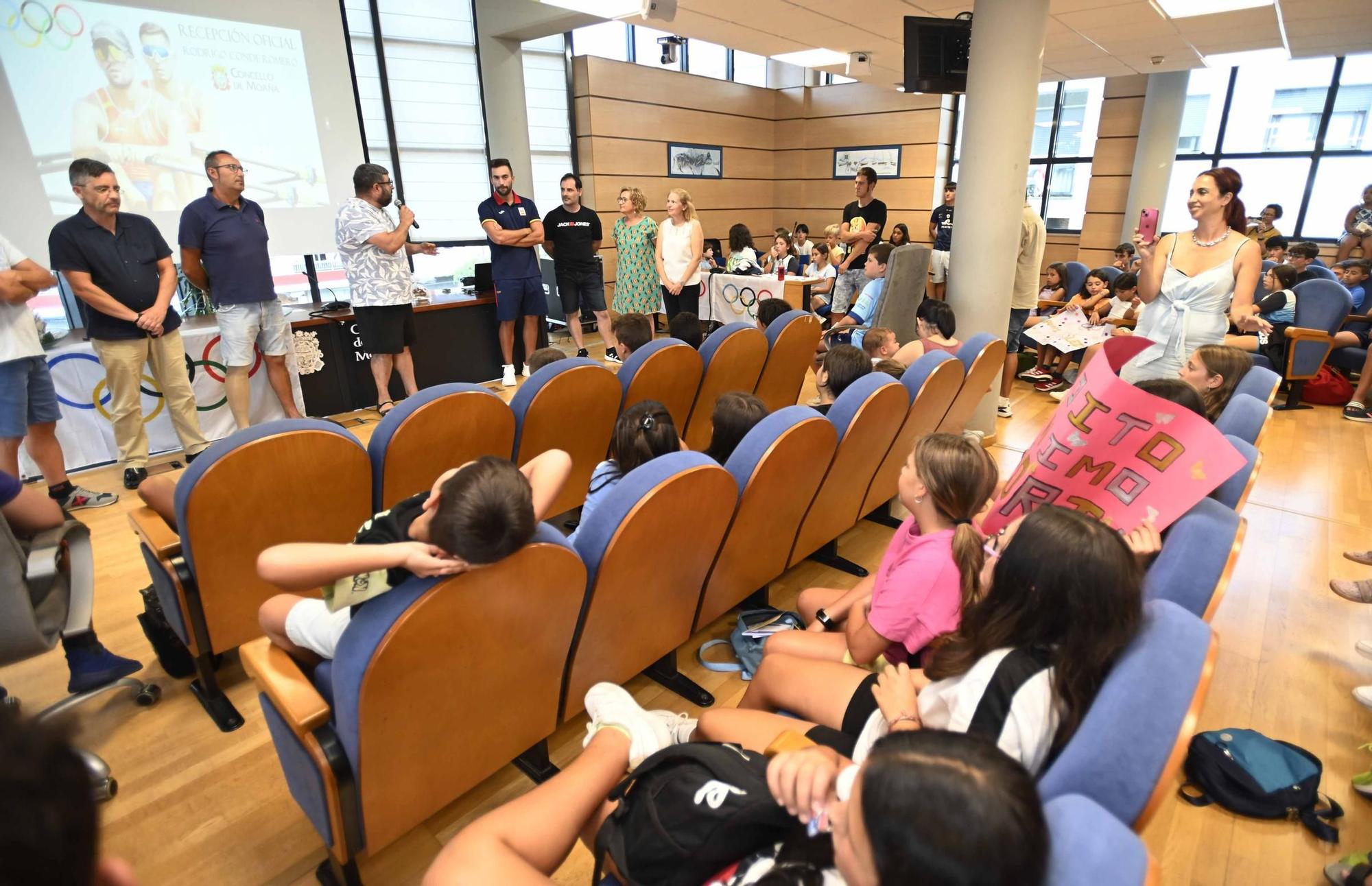 Moaña recibe entre aplausos a su olímpico Rodrigo Conde