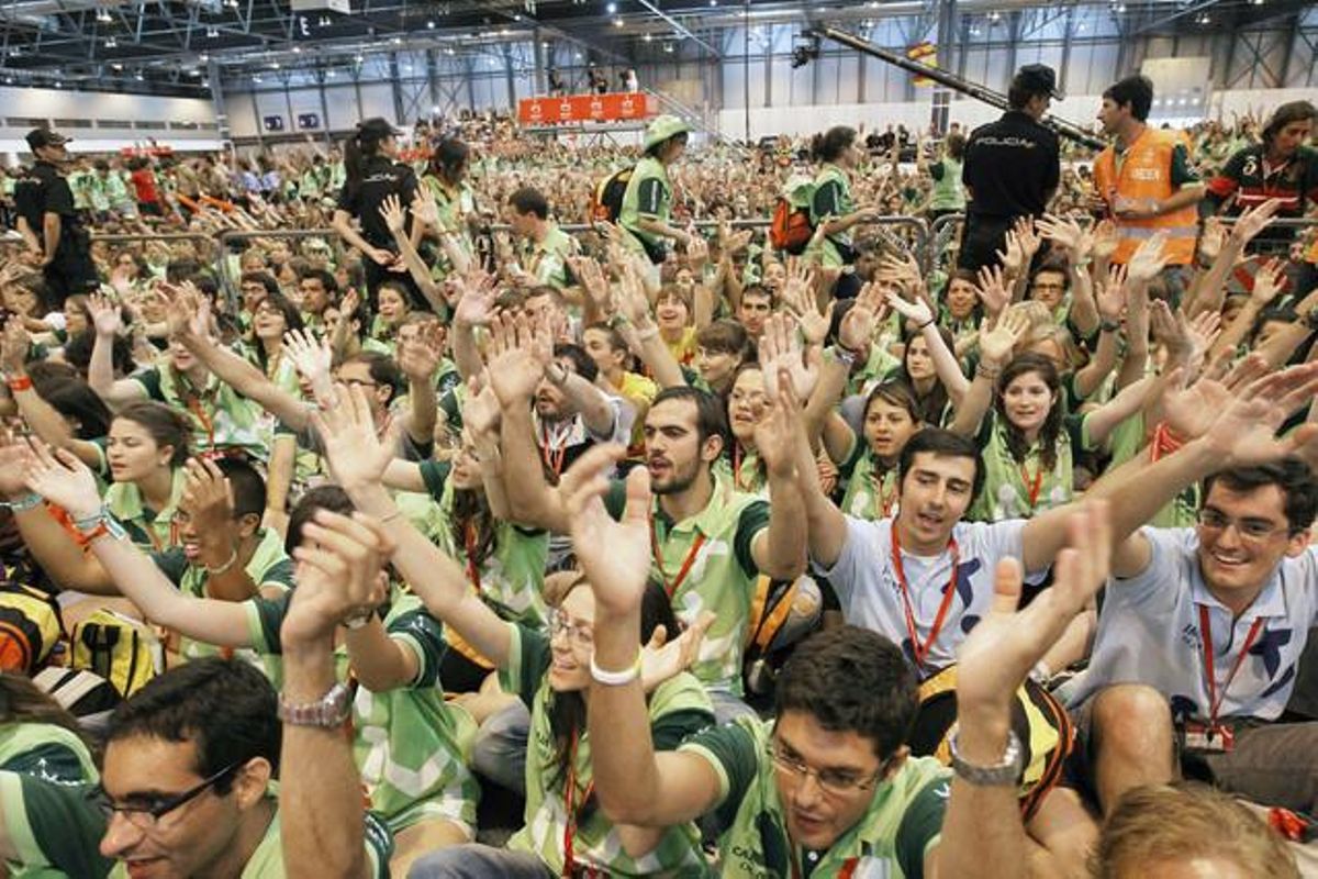 Els 40.000 voluntaris de l’organització de la XXVI Jornada Mundial de la Joventut esperen l’arribada del Sant Pare.