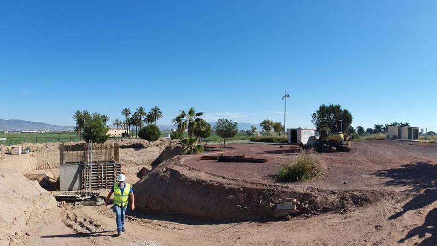 Actuaciones que se llevan a cabo en estos días en la urbanización Torre del Obispo.