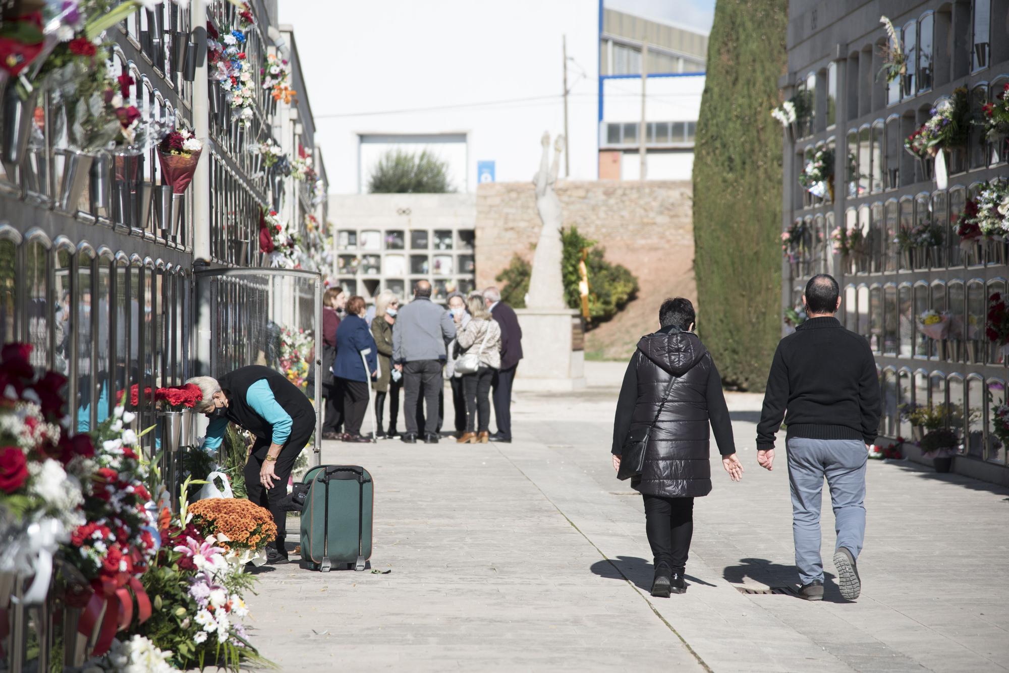 Tots Sants 2021 al cementiri de Manresa