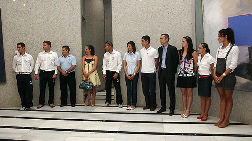 El presidente del Gobierno de Canarias, Paulino Rivero recibe a la representación olímpica de esa comunidad que participará en los Juegos de Pekín 2008, en Las Palmas de Gran Canaria.