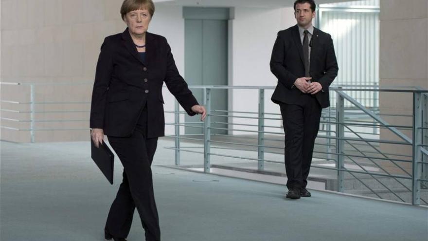 Merkel viaja a Francia y su ministro de Transportes informará al Bundestag