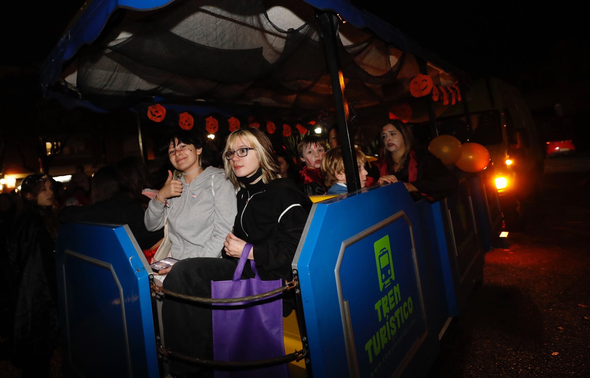 EN IMÁGENES: La Fresneda, a la calle para celebrar Halloween