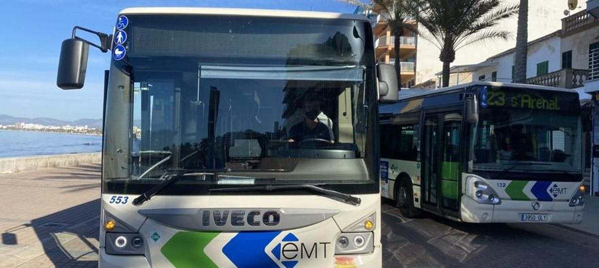 Busse der Verkehrsbetriebe EMT.