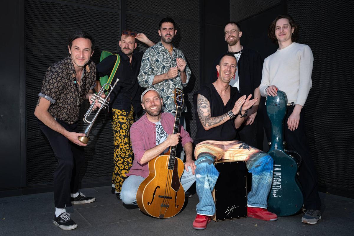 Retrato del grupo musical La Pegatina.