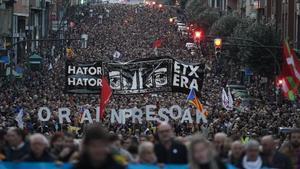 zentauroepp51692445 manifestaci n por los derechos de los presos de eta en bilba200111192959