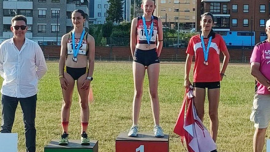 Podio en el campeonato disputado en Vigo. | | CLUB OURENSE ATLETISMO