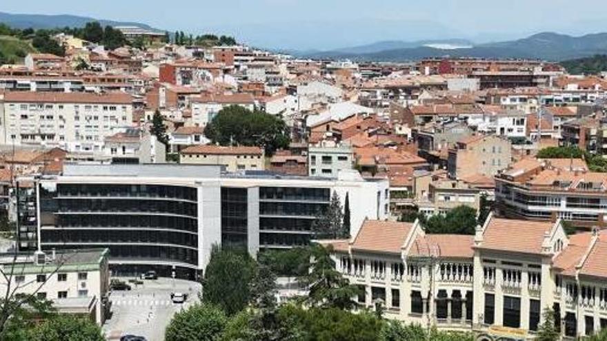 Vista de Manresa, una ciutat amb més de 75.000 habitants que manté uns nivells baixíssims de construcció nova