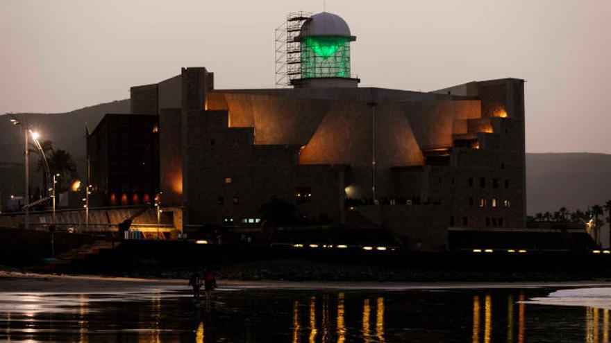 El Auditorio y el Teatro Pérez Galdós se iluminan de verde por el Día Mundial contra el Cáncer