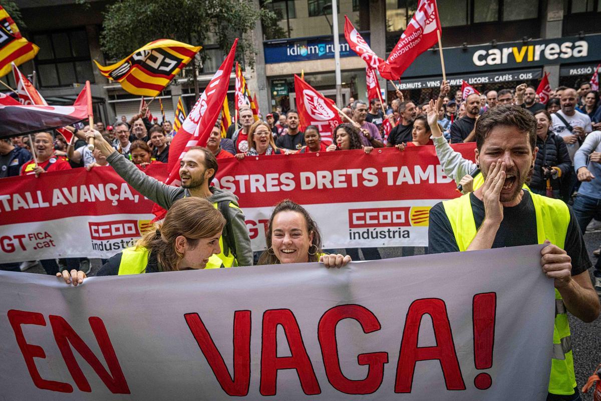 Manifestación de distintas patronales durante la mediación por la huelga del metal de Barcelona