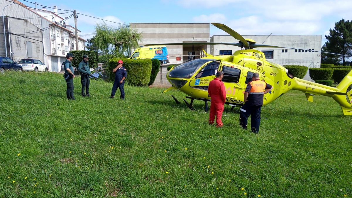 Operativo organizado por la picadura de avispa a un joven esta mañana en Vila de Cruces.