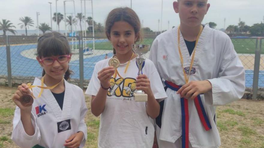 Medalles del Jan-su, La Jonquera, Joan&#039;s, Tae Sport i Ki Hop en el Campionat de Catalunya infantil de taekwondo