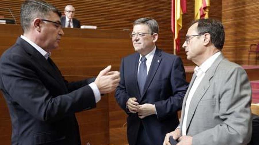 Puig conversa ayer con el presidente de las Corts y el conseller de Hacienda, Vicent Soler.