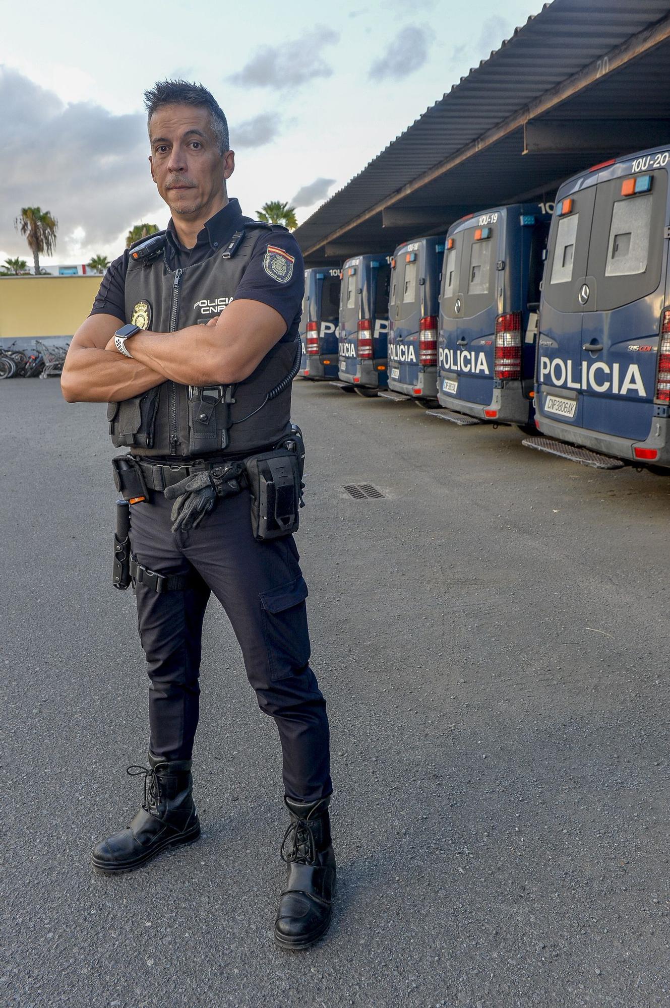 Jorge Santana Sánchez, inspector de la Brigada Provincial de Seguridad Ciudadana de Las Palmas, en las instalaciones de la comisaría de Distrito Norte.