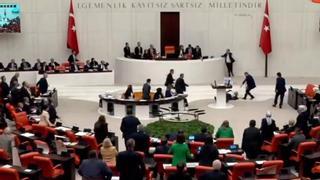 Un diputado turco sufre un infarto mientras arremetía contra Israel en el Parlamento