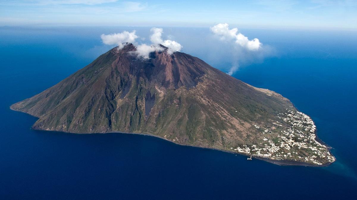 estr-mboli-una-ruta-explosiva-viajar