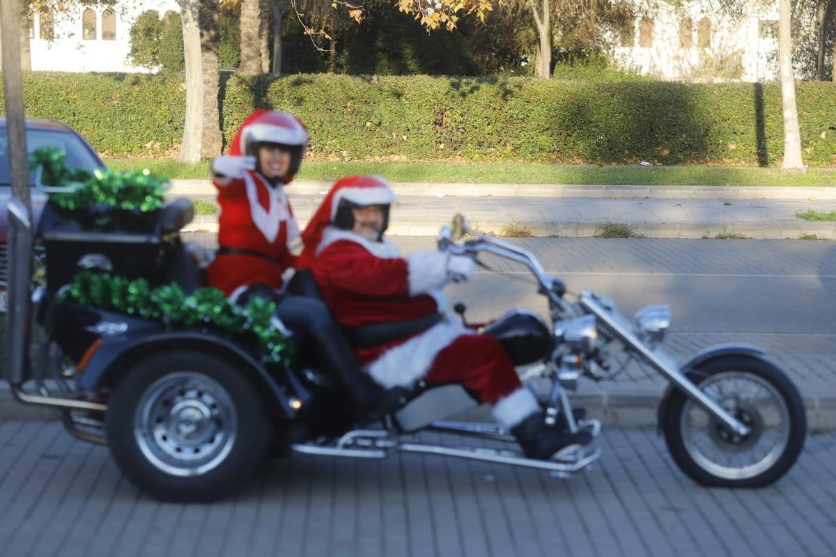 'Papanoelada' motera solidaria en València