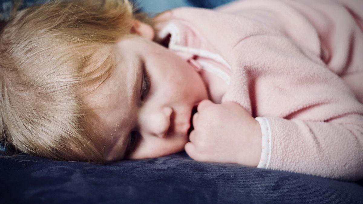 ¿A tu hijo le cuesta dormir solo? Atención a estos tips