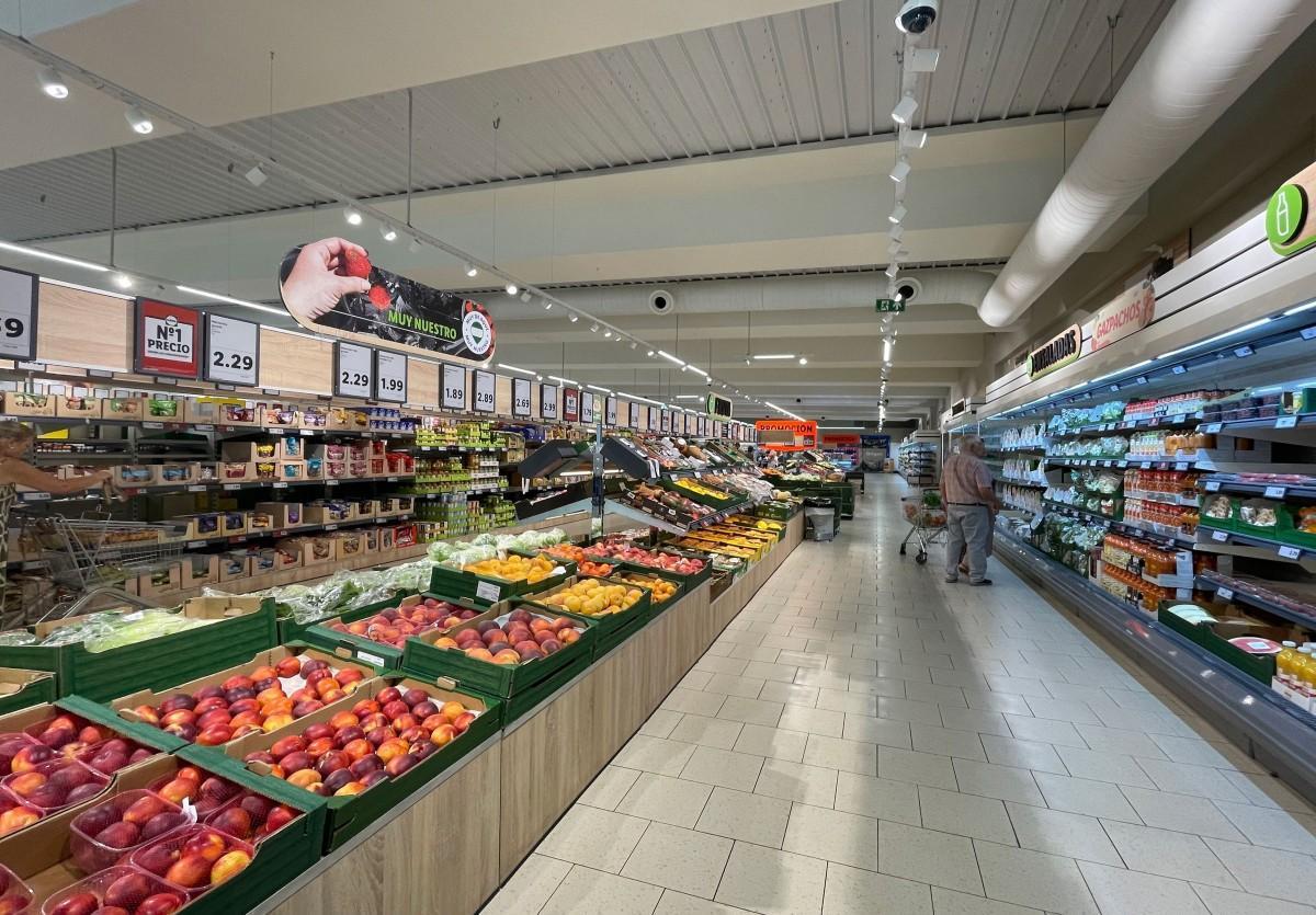 Interior de un supermercado Lidl.