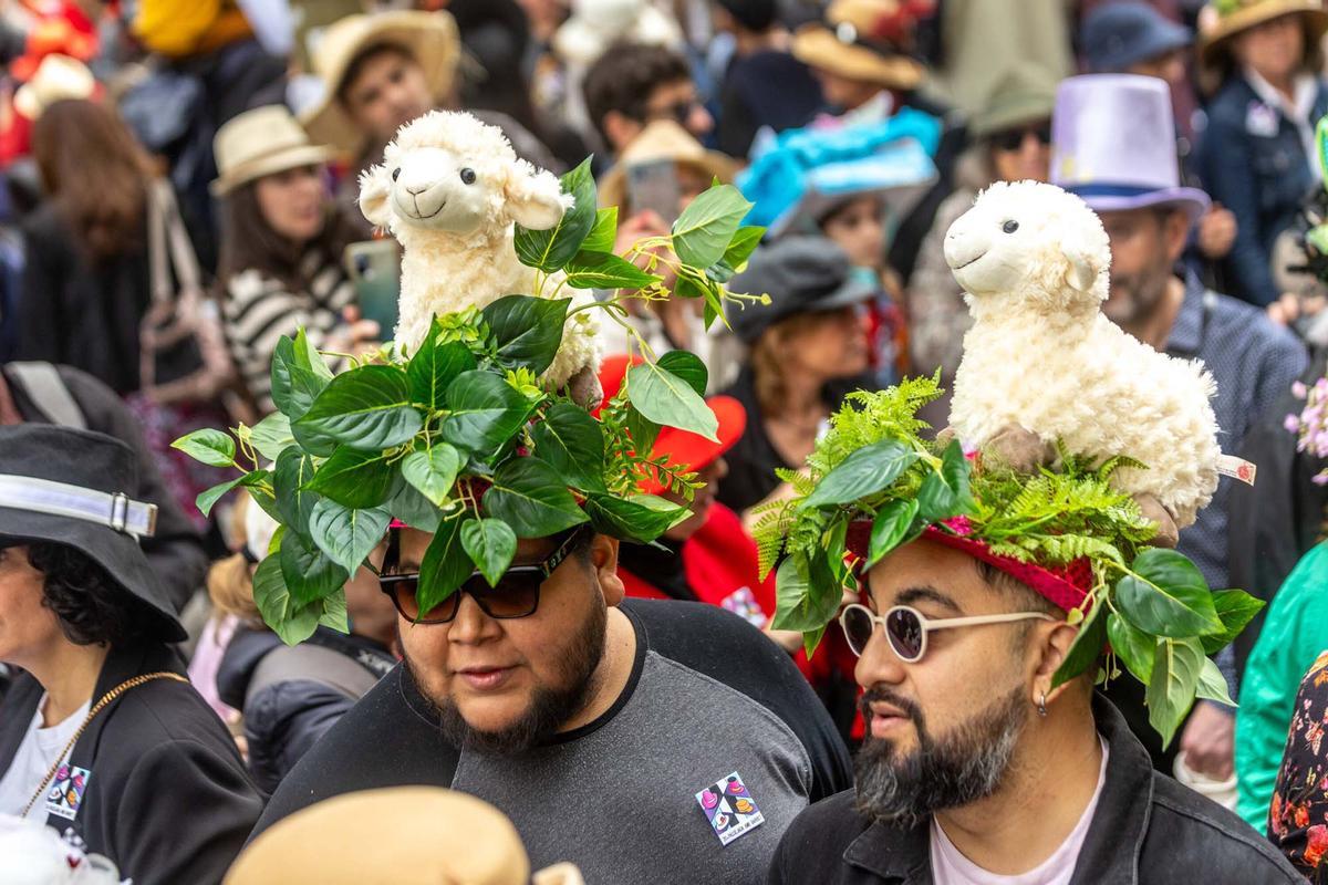 Nueva edición del Paseo con Sombrero por Barcelona