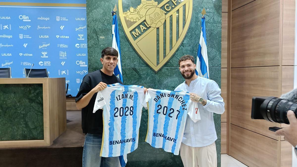 Izan Merino y Dani Sánchez, este jueves en la sala de prensa de La Rosaleda.