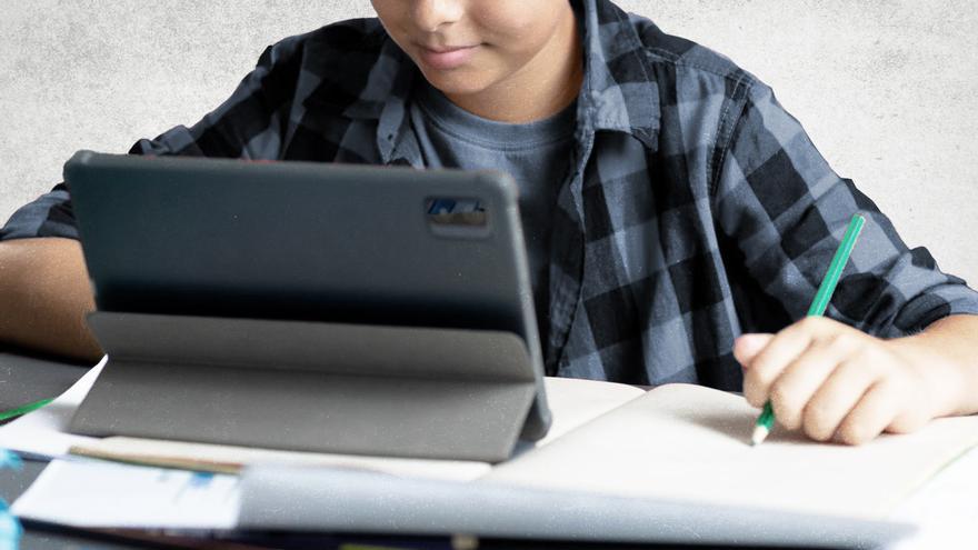 El Principado reacciona ante la polémica de las tablets en los colegios: así limitará su uso