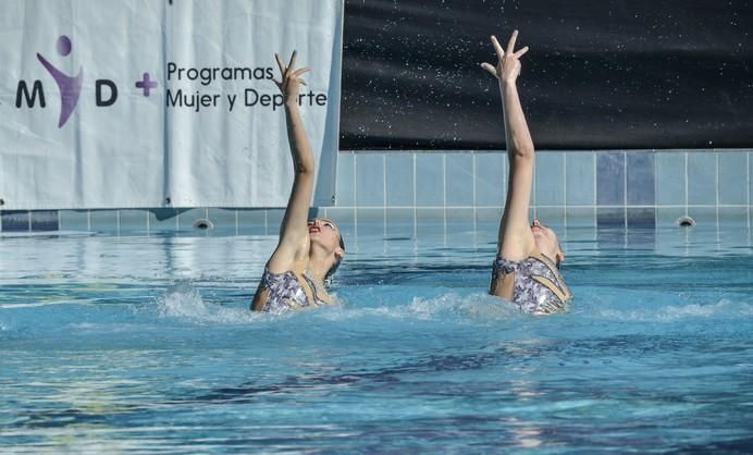LAS PALMAS DE GRAN CANARIA A 28/05/2017. Natación sincronizada / Final de dúo libre y de dúo mixto de la competición internacional en la piscina  Metropole. FOTO: J.PÉREZ CURBELO