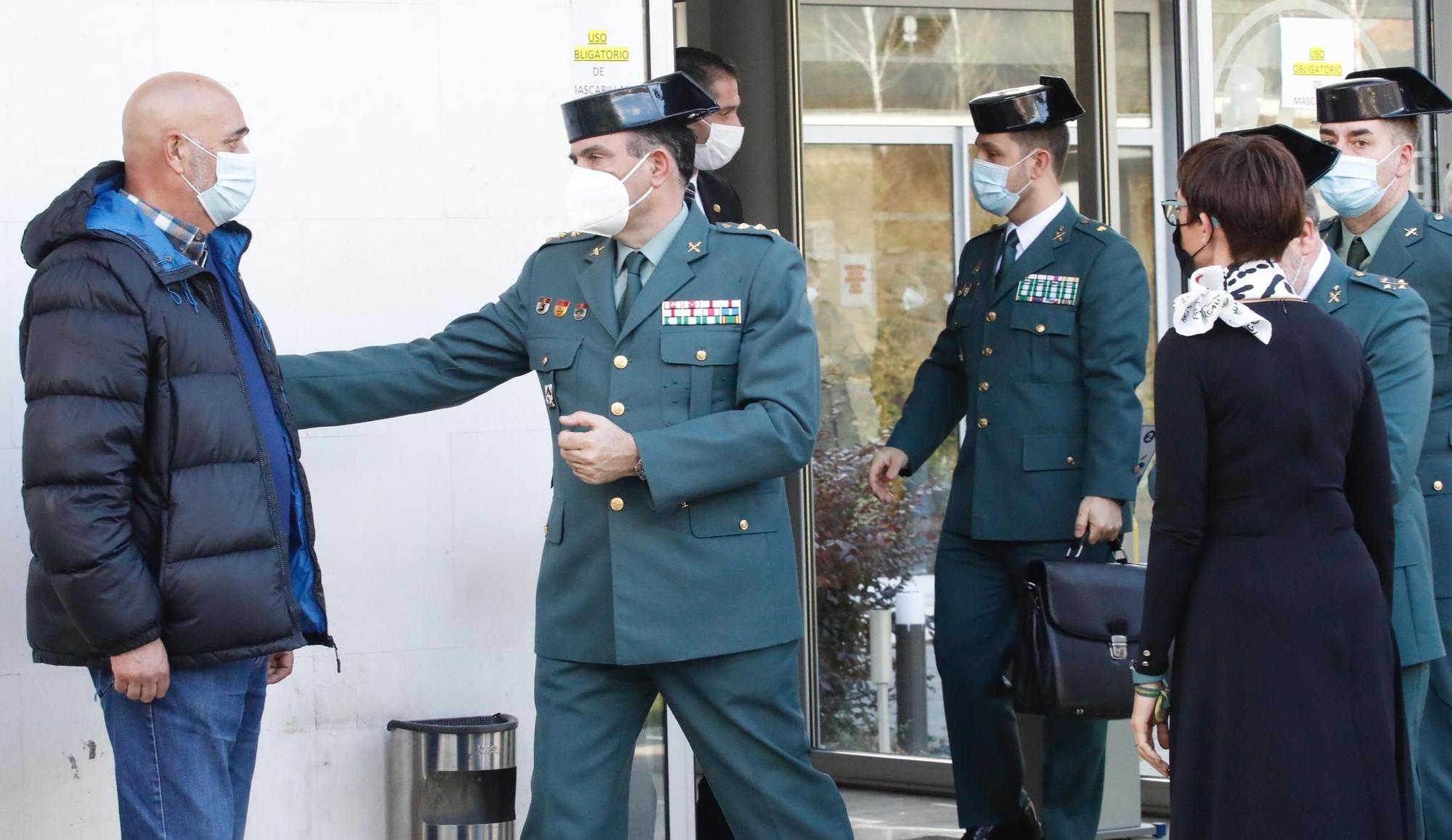 Despedida en el tanatorio al guardia civil atropellado en Mieres