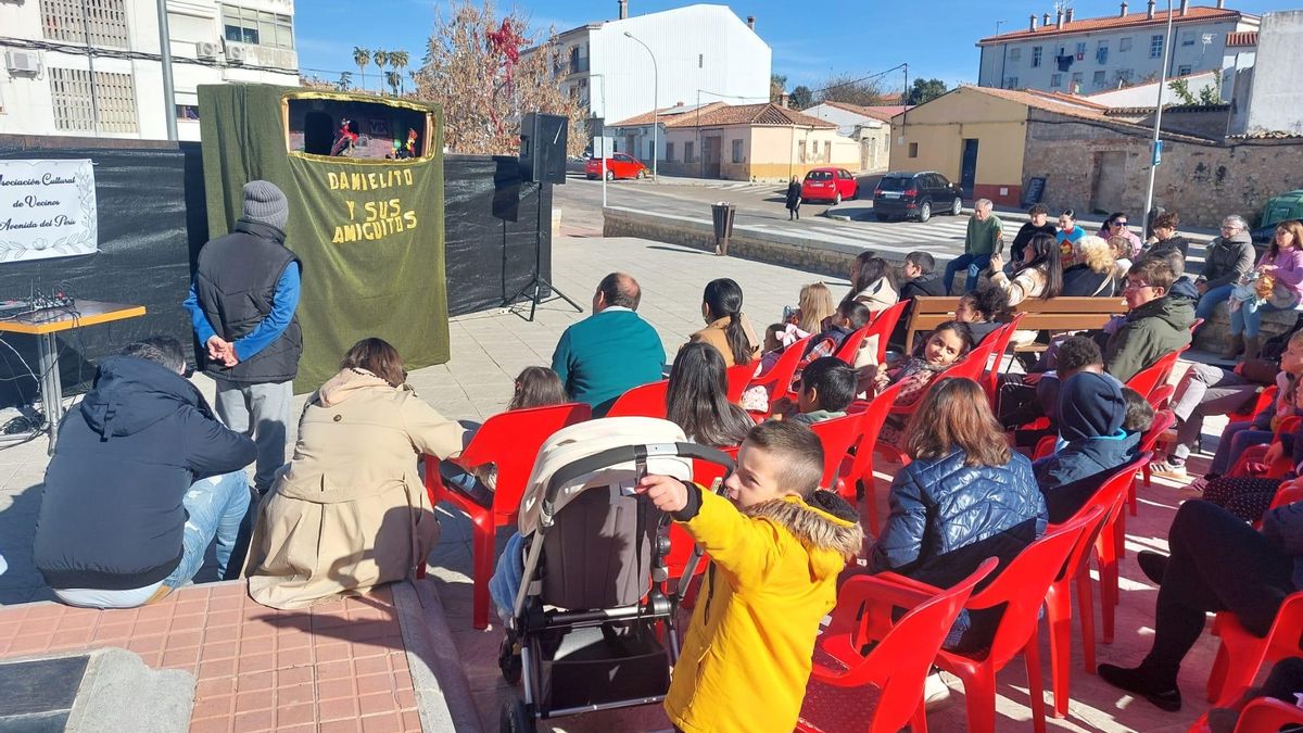 Espectáculo de marionetas ‘Danielito y sus amiguitos’, en la barriada del Perú, en una actividad anterior.