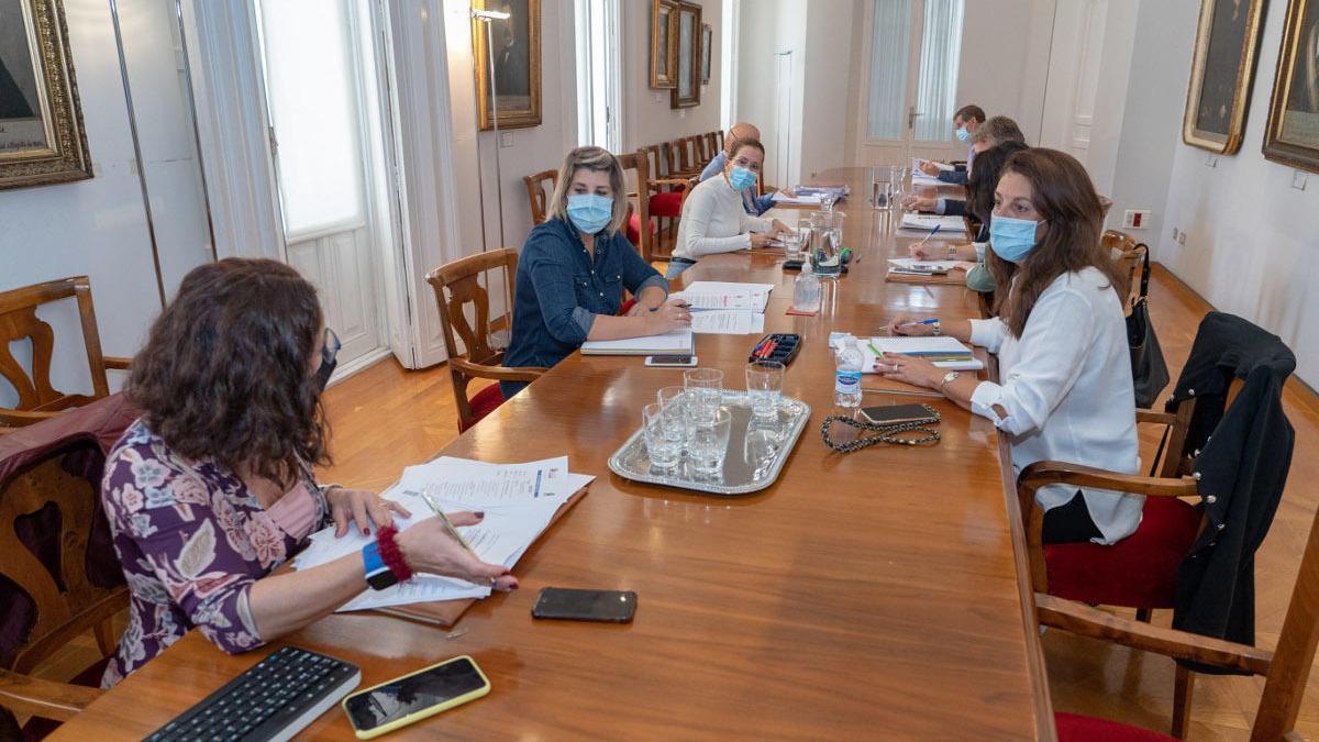 La Junta de Gobierno reunida esta mañana en el Palacio Consistorial.