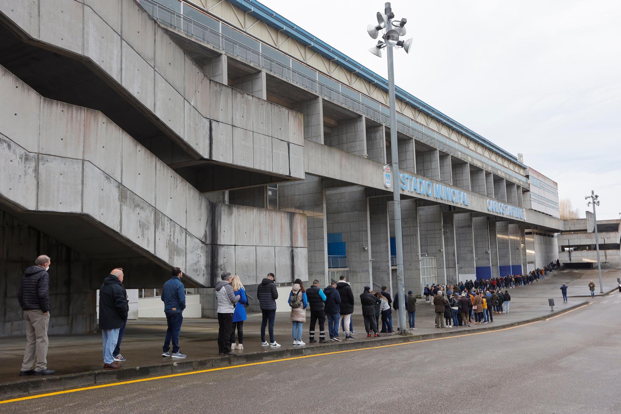 EN IMÁGENES: colas en el Tartiere para comprar entradas de Copa