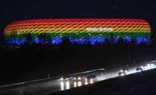 La UEFA prohíbe iluminar el estadio de Múnich con los colores del arcoíris